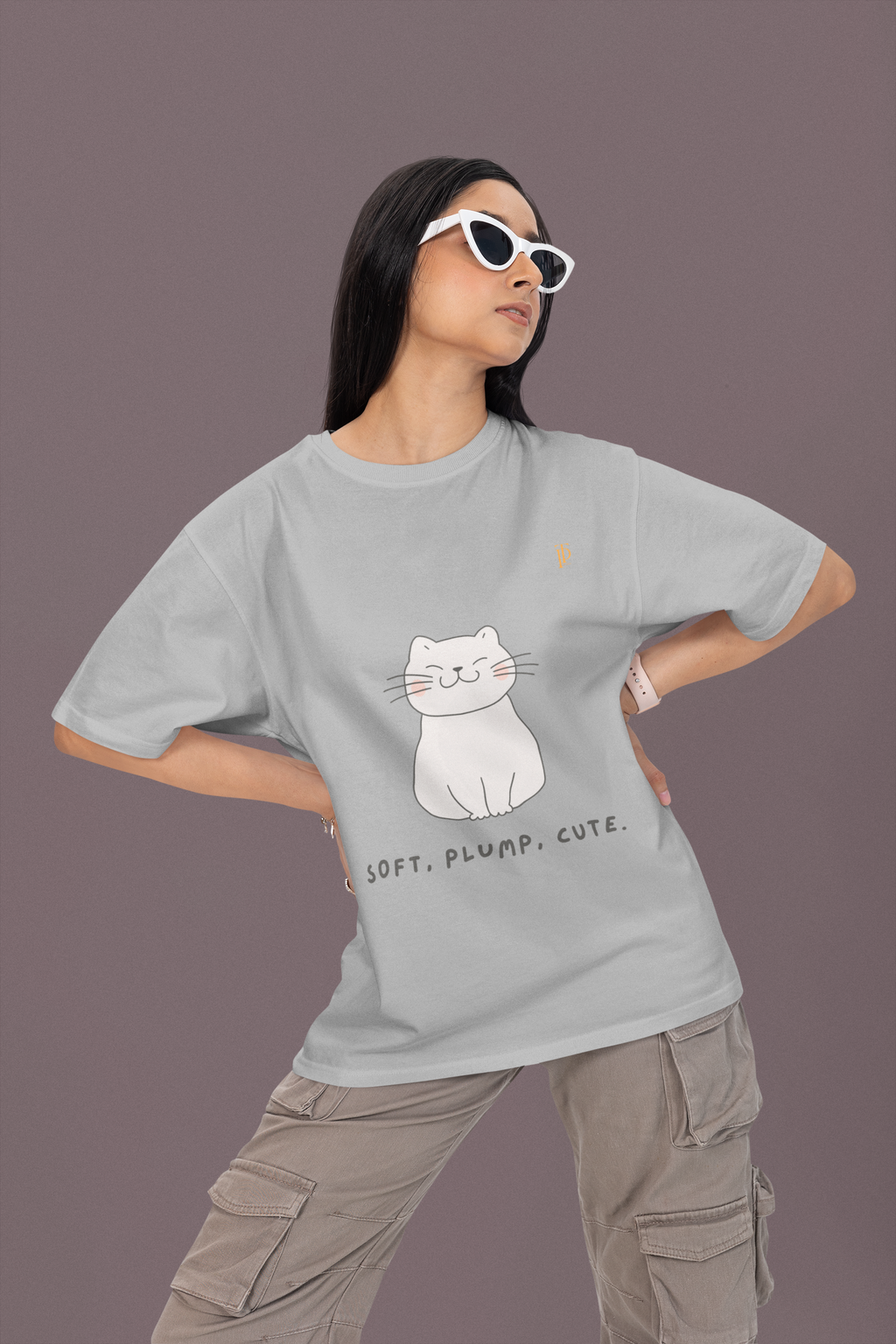 Unisex Oversized Kitty T-Shirt.